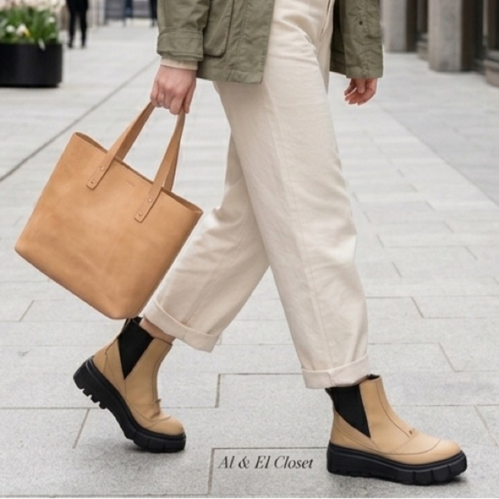Sorel Caribou X Chelsea Waterproof Boots Tan Chunky Lug Sole Women’s 7.5 NWB